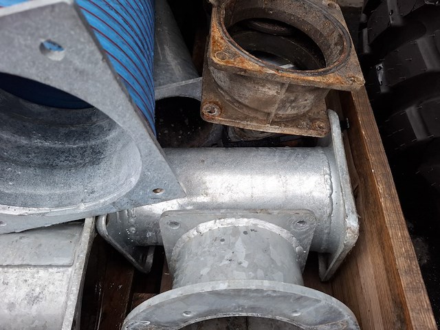 Diverse flenzen, koppelingen, afsluiters - afbeelding 4 van  7