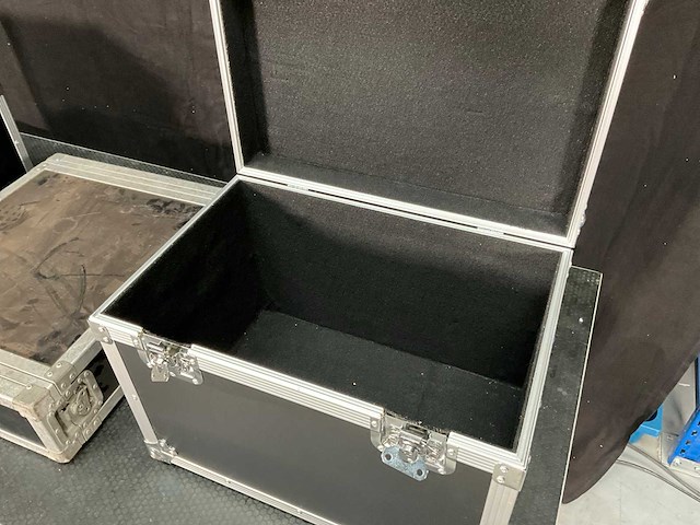 Diverse flightcase (8x) - afbeelding 3 van  16