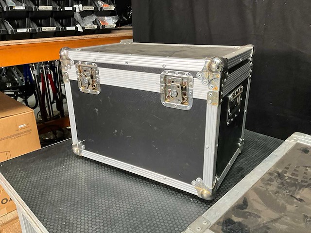 Diverse flightcase (8x) - afbeelding 4 van  16