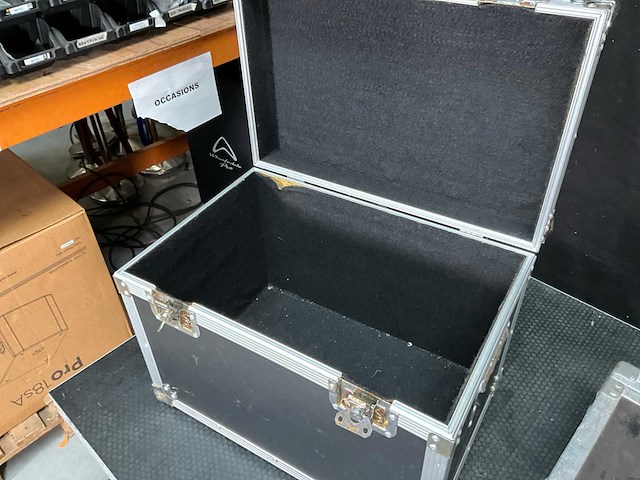Diverse flightcase (8x) - afbeelding 6 van  16