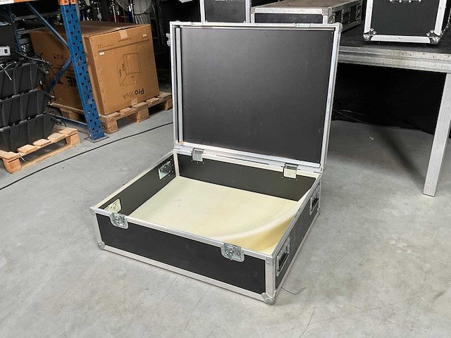 Diverse flightcase (8x) - afbeelding 15 van  16