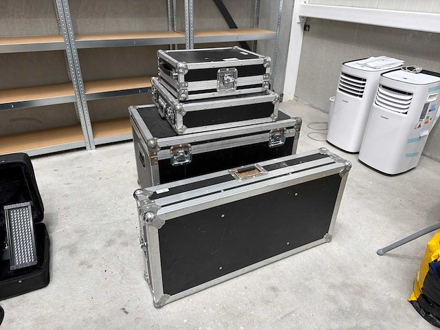Diverse flightcases (4x) - afbeelding 1 van  3