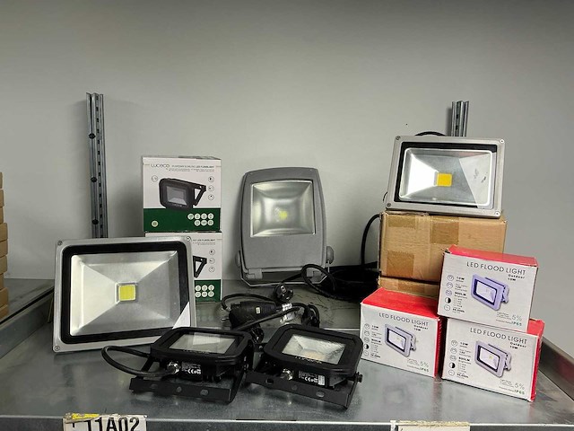 Diverse flood lights (12x) - afbeelding 1 van  5