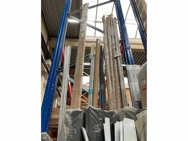 Diverse foamstrips en metalen staaf materiaal - afbeelding 10 van  11
