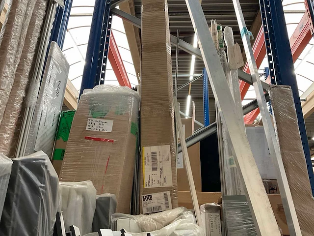 Diverse foamstrips en metalen staaf materiaal - afbeelding 2 van  11