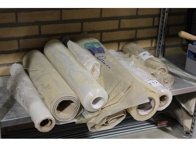 Diverse folie op schap. - afbeelding 2 van  2