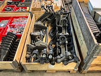 Diverse framedelen en wabco rempedalen - afbeelding 1 van  6