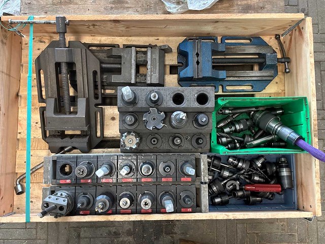 Diverse freesgereedschappen - afbeelding 2 van  6
