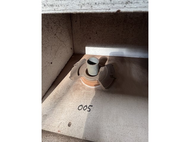 Diverse freeskoppen voor kozijnen maken rekord, , t.b.v. pennenbank en tafelfrees - afbeelding 24 van  27