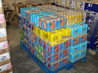 Diverse frisdranken w.o. oasis, tropico, en fernandes op pallet. totaal 1152 blikken. tht o.a. 9-25, 12-25 ... - afbeelding 2 van  3