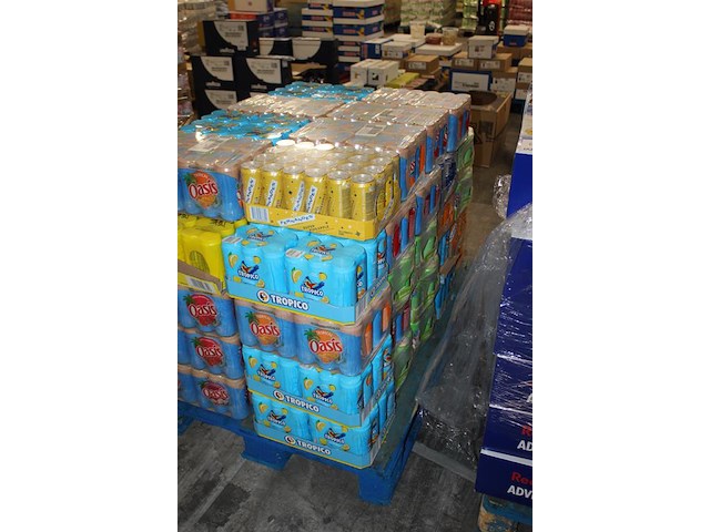 Diverse frisdranken w.o. oasis, tropico, en fernandes op pallet. totaal 1152 blikken. tht o.a. 9-25, 12-25 ... - afbeelding 3 van  3