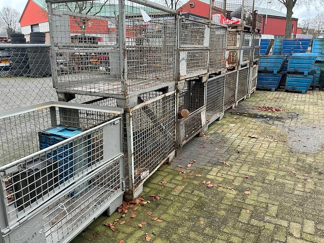 Diverse gaascontainers en magazijnbak - afbeelding 4 van  4