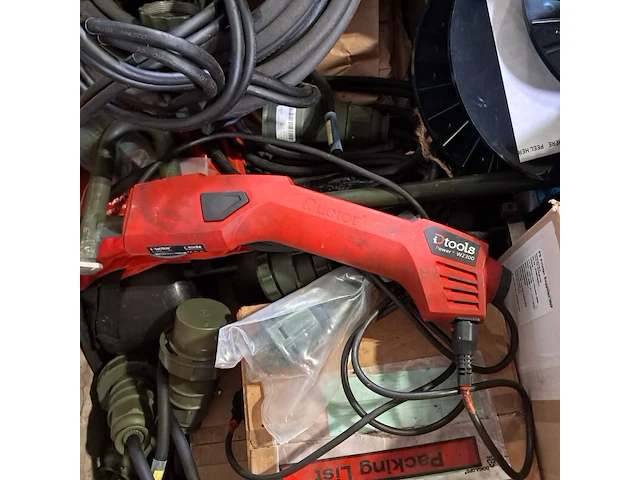 Diverse garage-en bedrijfsinventaris - afbeelding 2 van  12