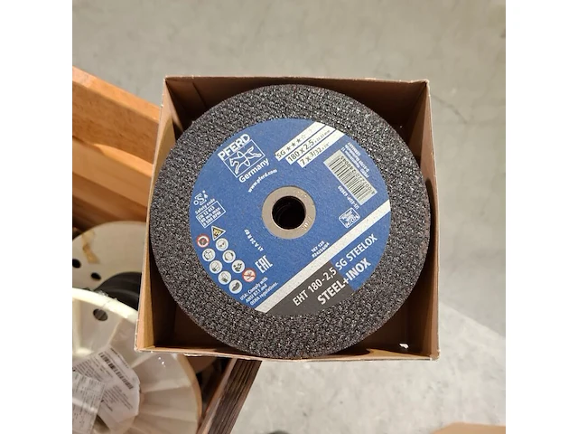 Diverse garage inventaris, o.a pferd - afbeelding 7 van  11