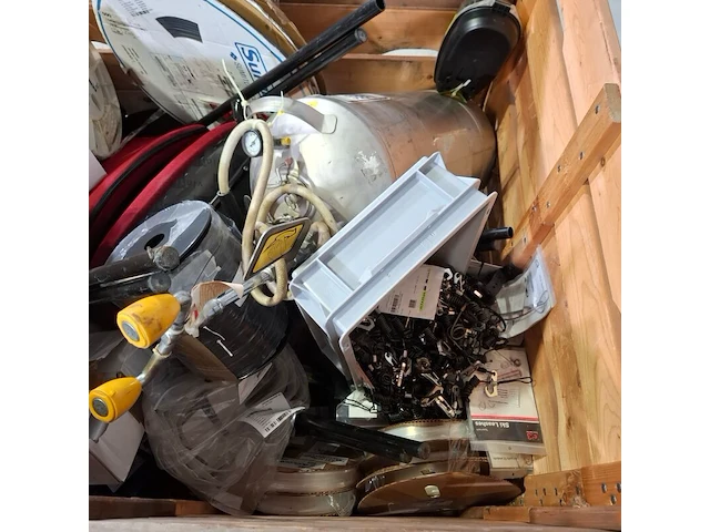 Diverse garage inventaris, o.a pferd - afbeelding 9 van  11