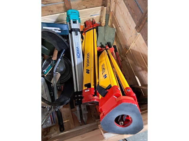 Diverse garage inventaris, o.a topcon, bosch - afbeelding 3 van  8