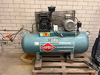 Diverse garage inventaris - afbeelding 2 van  63