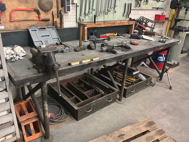 Diverse garage inventaris - afbeelding 10 van  63