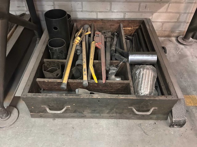 Diverse garage inventaris - afbeelding 13 van  63