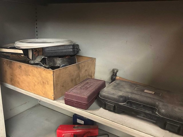 Diverse garage inventaris - afbeelding 33 van  63