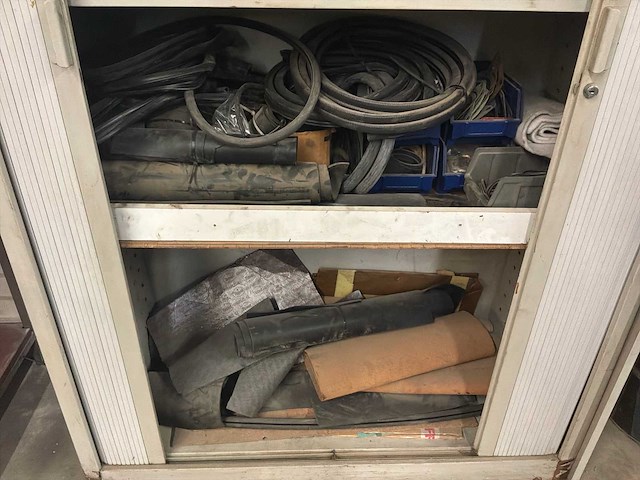 Diverse garage inventaris - afbeelding 46 van  63