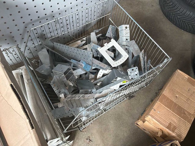 Diverse garage inventaris - afbeelding 7 van  19