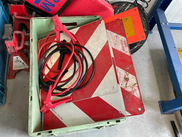 Diverse garage inventaris - afbeelding 4 van  7