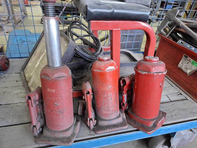 Diverse garage inventaris - afbeelding 2 van  7