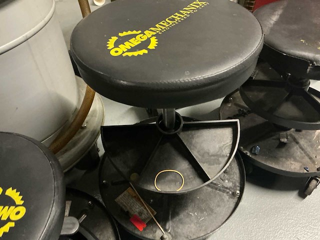 Diverse garage inventaris - afbeelding 13 van  31