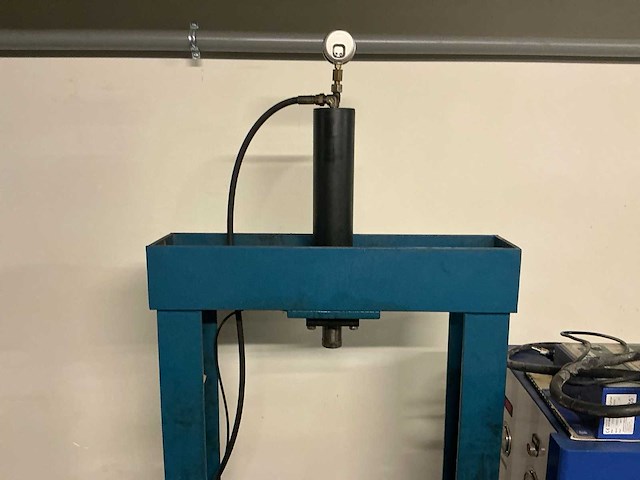 Diverse garage inventaris - afbeelding 17 van  31