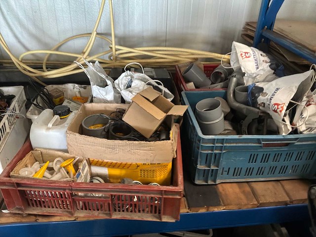 Diverse garage inventaris - afbeelding 1 van  19
