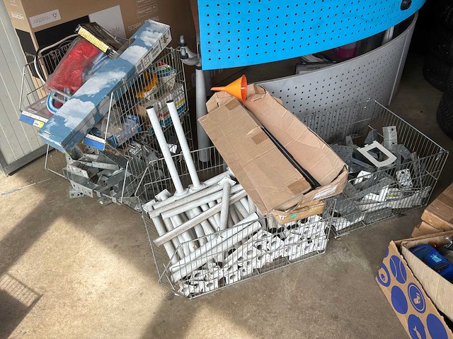 Diverse garage inventaris - afbeelding 4 van  19