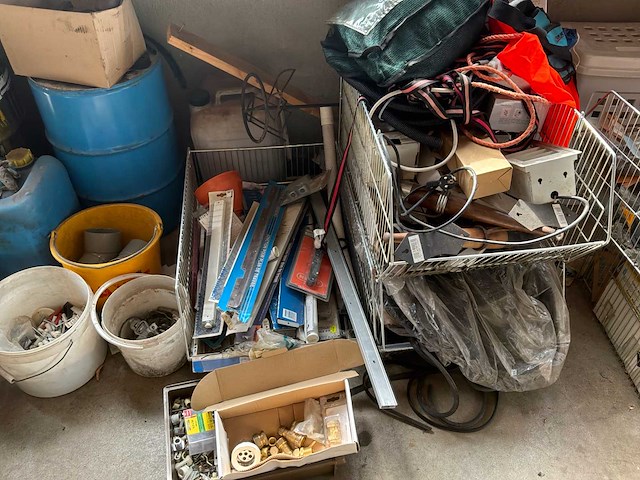 Diverse garage inventaris - afbeelding 9 van  19