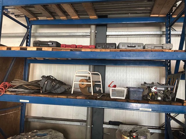 Diverse garage inventaris - afbeelding 18 van  19