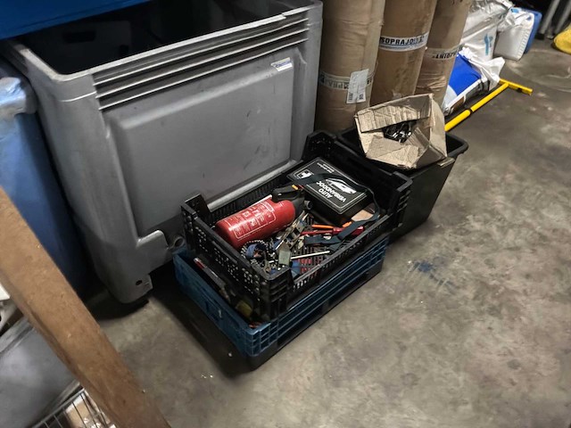 Diverse garage inventaris - afbeelding 15 van  19