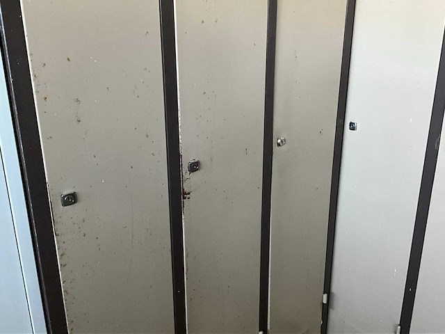 Diverse garderobekasten (2x) - afbeelding 2 van  3