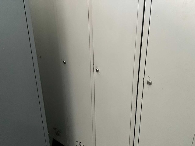 Diverse garderobekasten (4x) - afbeelding 4 van  4