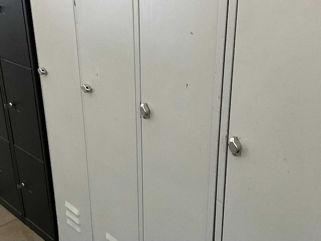 Diverse garderobekasten (5x) - afbeelding 3 van  7