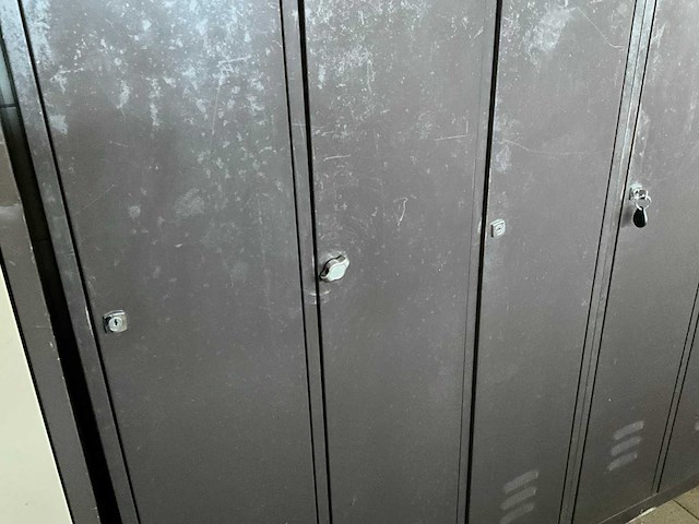 Diverse garderobekasten (5x) - afbeelding 3 van  7