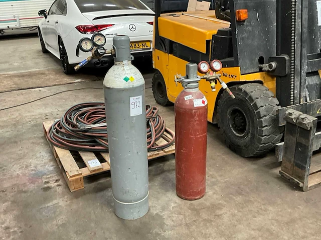 Diverse gascilinders (2x) - afbeelding 2 van  4
