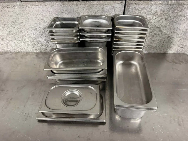 Diverse gastronormbakken (20x) - afbeelding 1 van  5