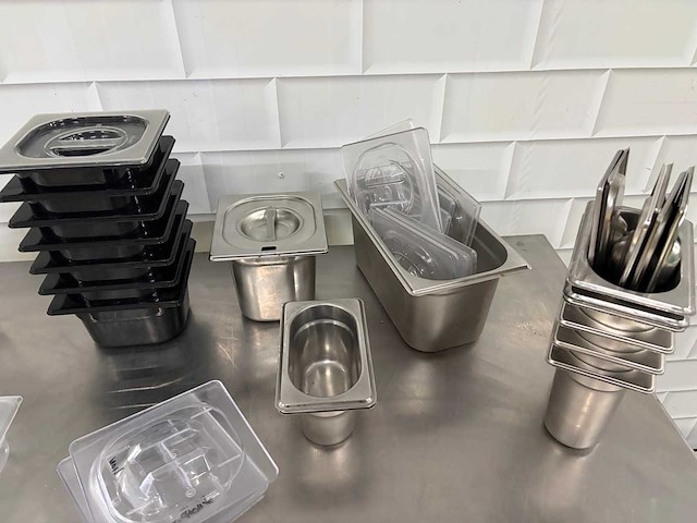 Diverse gastronormbakken met deksel (28x) - afbeelding 4 van  4