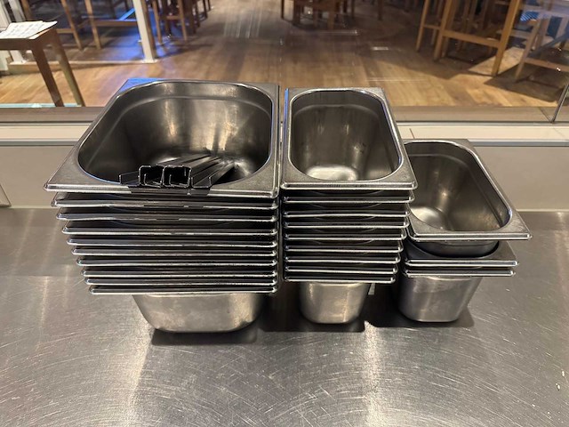 Diverse gastronormbakken - afbeelding 1 van  4