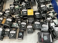 Diverse gatenboren in ladenkast - afbeelding 15 van  20