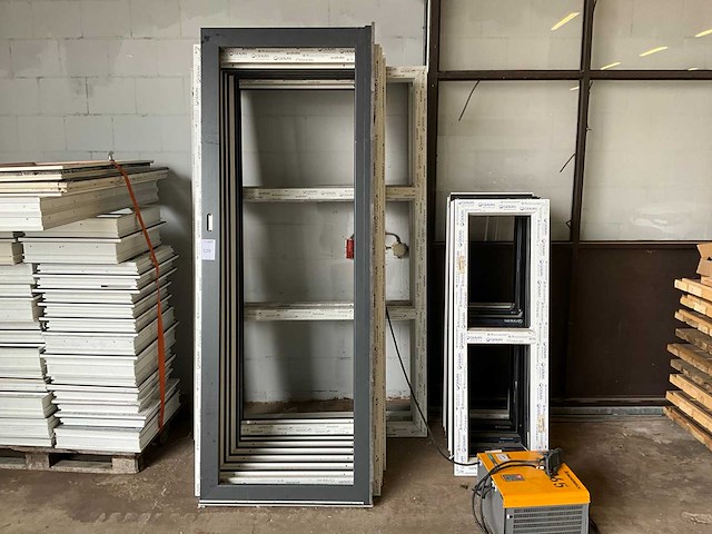 Diverse gealan kunststof kozijnen - afbeelding 2 van  2