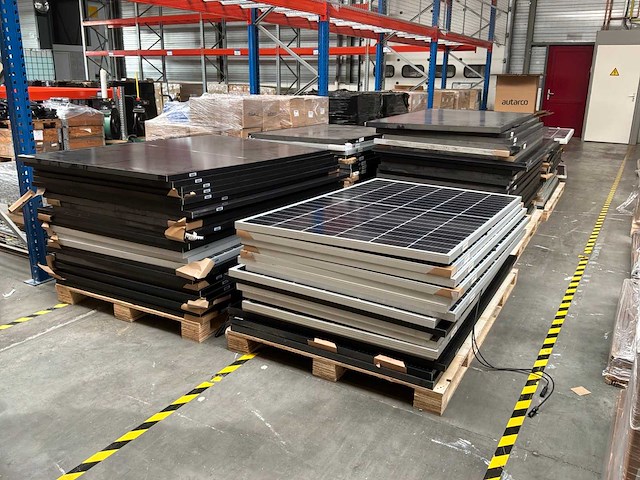 Diverse gebruikte zonnepanelen (160x) - afbeelding 1 van  9