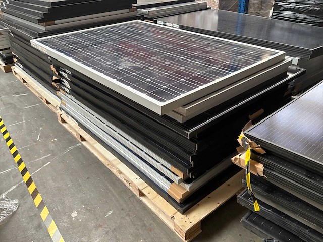 Diverse gebruikte zonnepanelen (160x) - afbeelding 5 van  9
