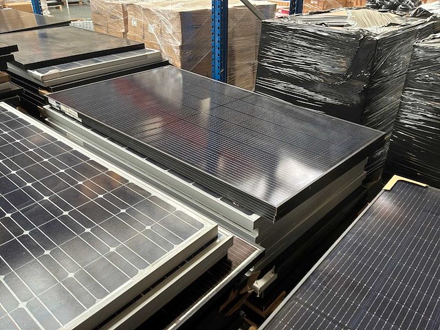 Diverse gebruikte zonnepanelen (160x) - afbeelding 6 van  9