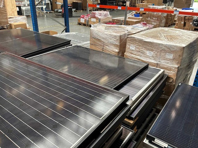 Diverse gebruikte zonnepanelen (160x) - afbeelding 8 van  9