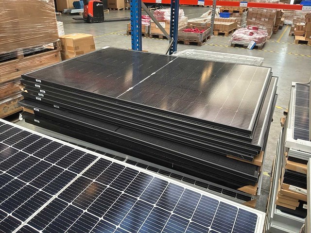 Diverse gebruikte zonnepanelen (160x) - afbeelding 9 van  9